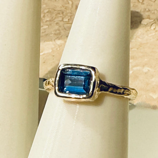 Sapphire and Gold Ring